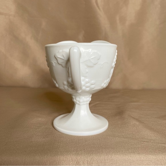 Vintage Indiana Milk Glass Creamer and Sugar - Picture 6 of 14